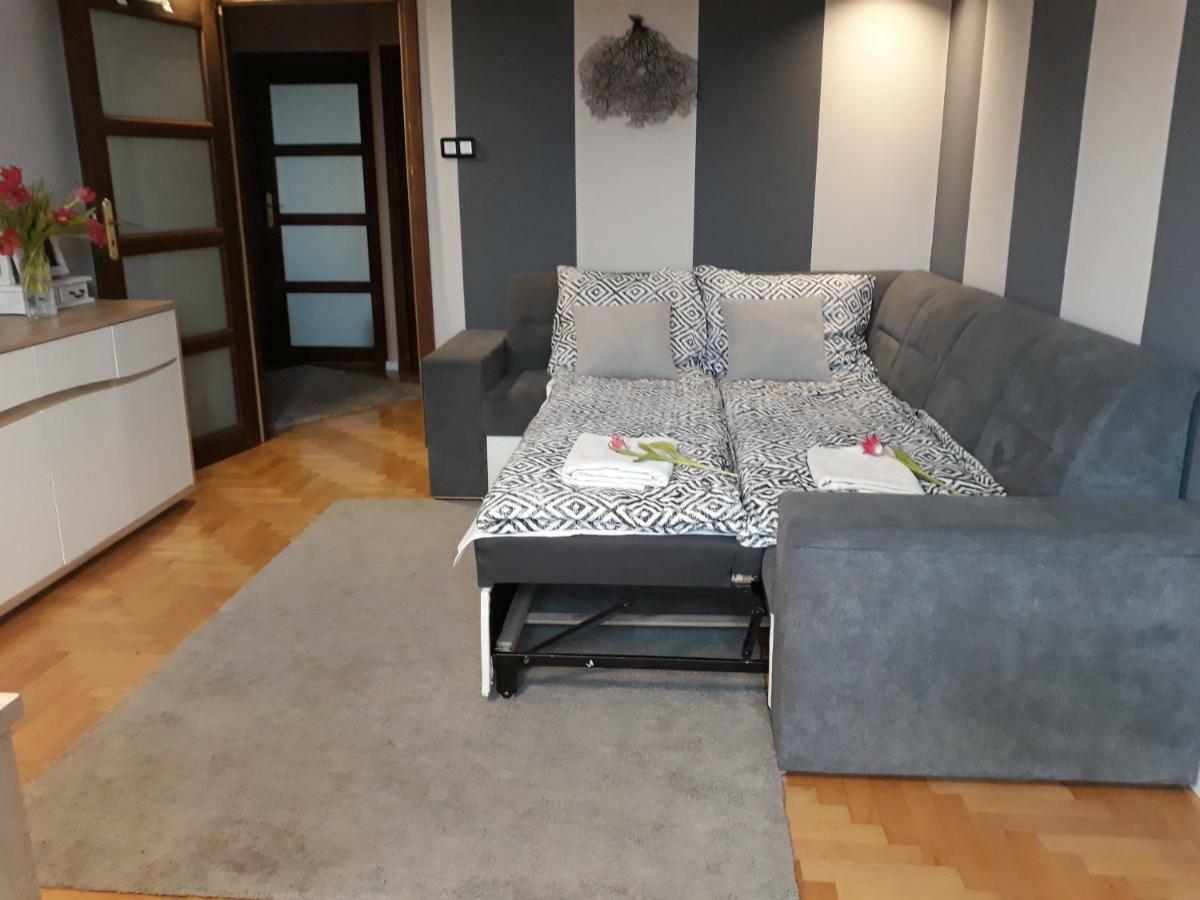 Letnia Oliwa Apartment กดัญสก์ ภายนอก รูปภาพ